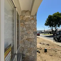 Stone Veneer Column on a Modern Home, photo 2